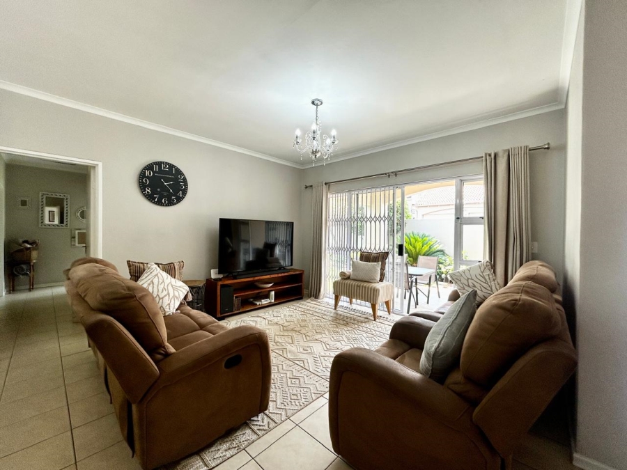 To Let 3 Bedroom Property for Rent in Gallo Manor Gauteng