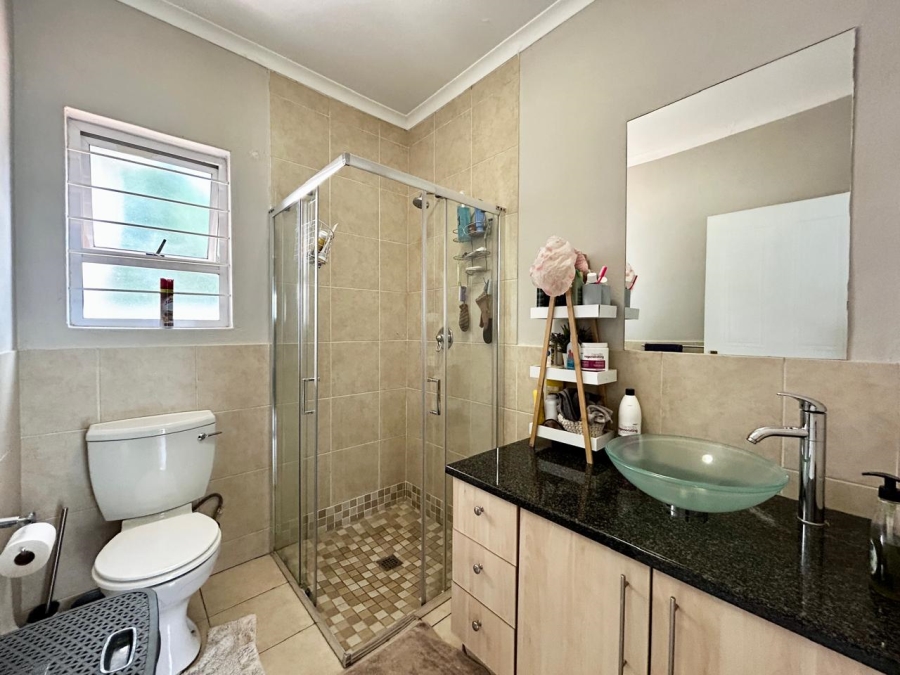 To Let 3 Bedroom Property for Rent in Gallo Manor Gauteng