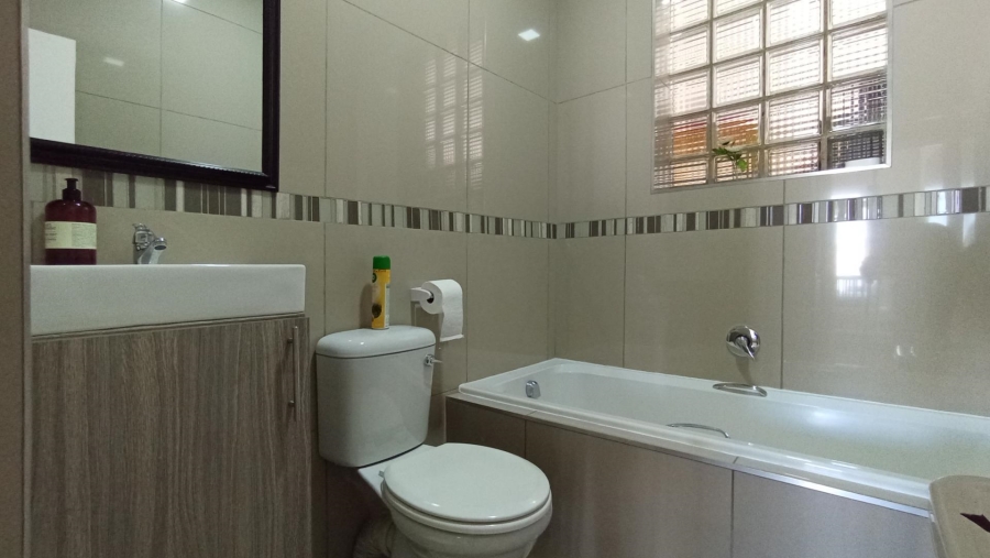 3 Bedroom Property for Sale in Heatherdale AH Gauteng