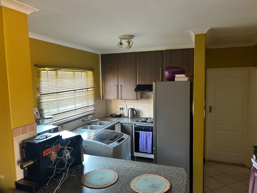 To Let 2 Bedroom Property for Rent in Monavoni Gauteng