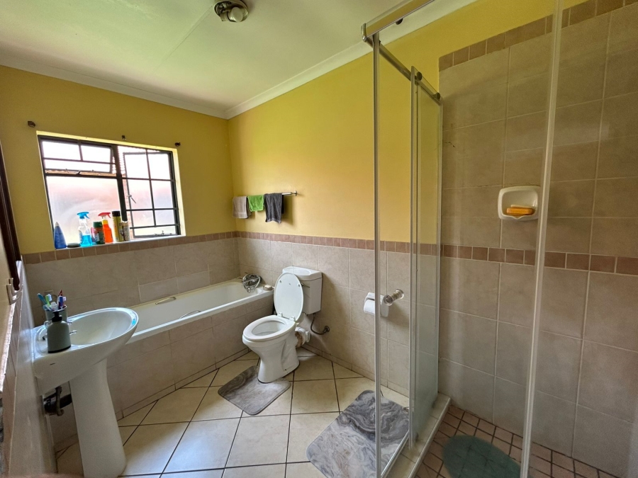 To Let 2 Bedroom Property for Rent in Monavoni Gauteng