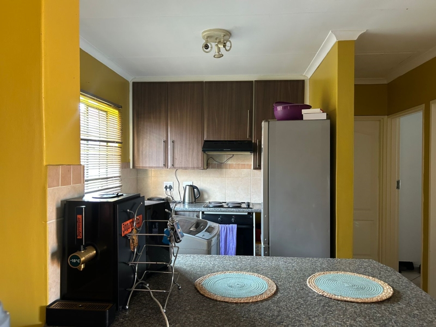 To Let 2 Bedroom Property for Rent in Monavoni Gauteng