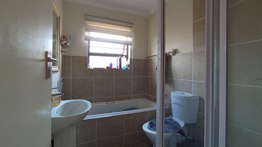 3 Bedroom Property for Sale in Chantelle Gauteng