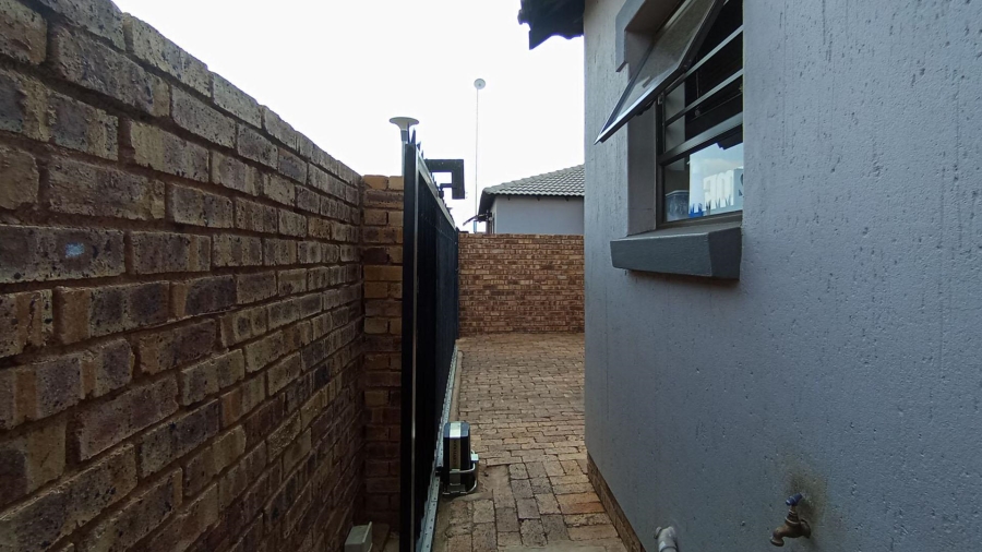 3 Bedroom Property for Sale in Chantelle Gauteng