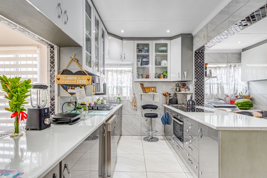 4 Bedroom Property for Sale in Kelvin Gauteng