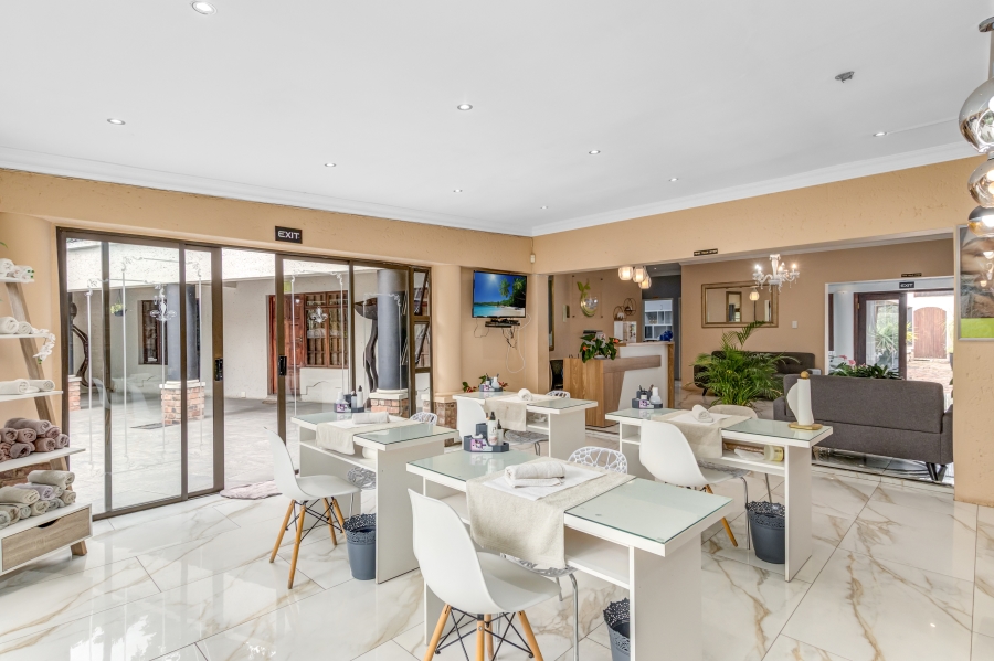 6 Bedroom Property for Sale in Craighall Gauteng