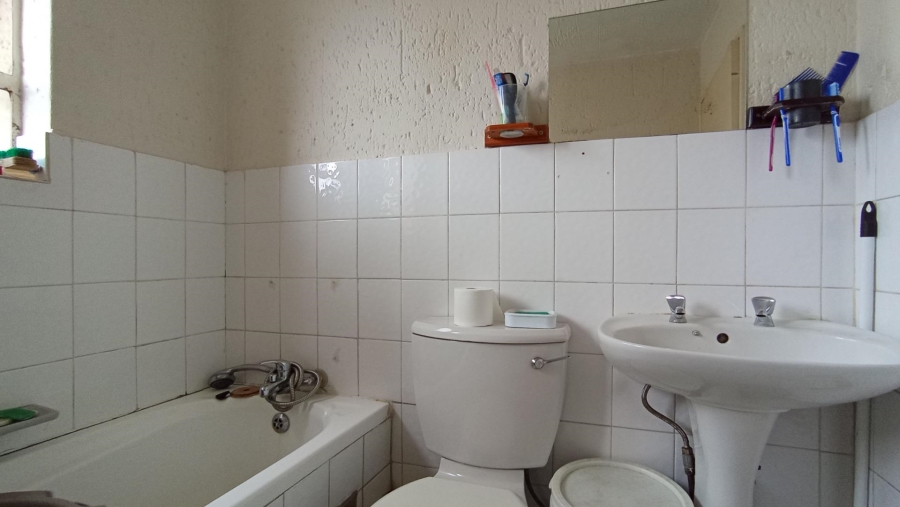 2 Bedroom Property for Sale in Groblerpark Gauteng