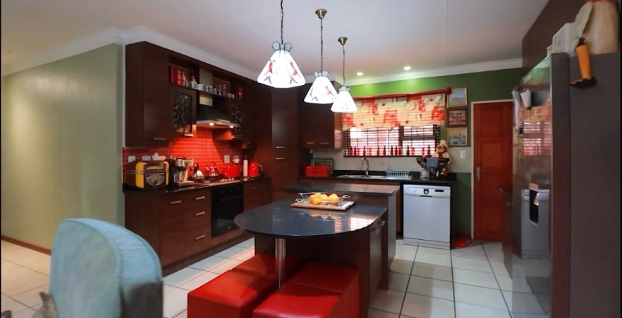 5 Bedroom Property for Sale in Chancliff Ridge Gauteng