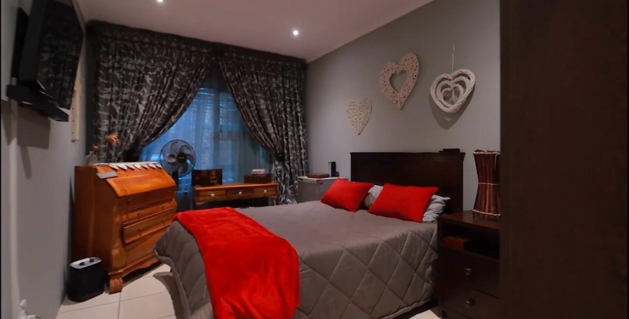 5 Bedroom Property for Sale in Chancliff Ridge Gauteng