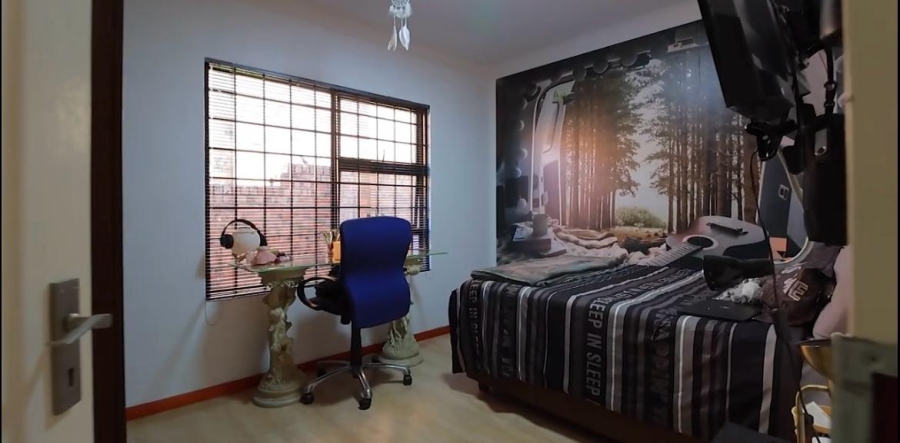 5 Bedroom Property for Sale in Chancliff Ridge Gauteng