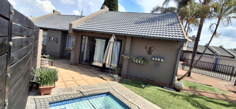 2 Bedroom Property for Sale in Doornpoort Gauteng