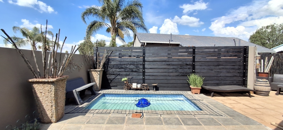 2 Bedroom Property for Sale in Doornpoort Gauteng
