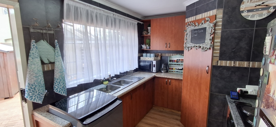 2 Bedroom Property for Sale in Doornpoort Gauteng