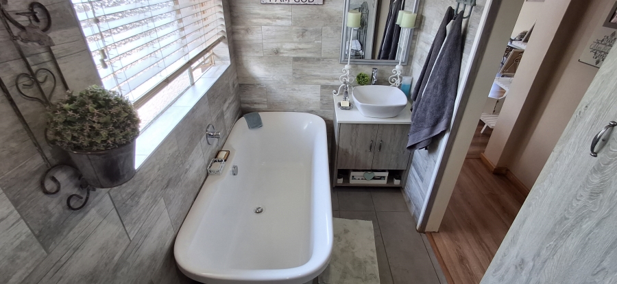 2 Bedroom Property for Sale in Doornpoort Gauteng