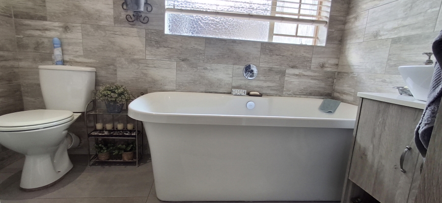 2 Bedroom Property for Sale in Doornpoort Gauteng