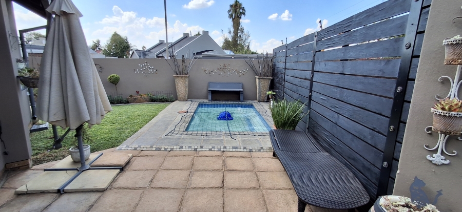 2 Bedroom Property for Sale in Doornpoort Gauteng