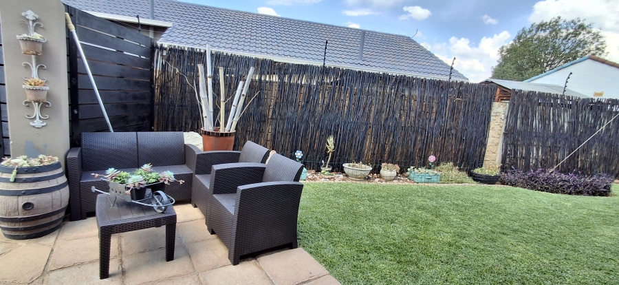 2 Bedroom Property for Sale in Doornpoort Gauteng