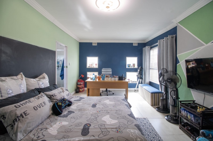 6 Bedroom Property for Sale in Croydon Gauteng