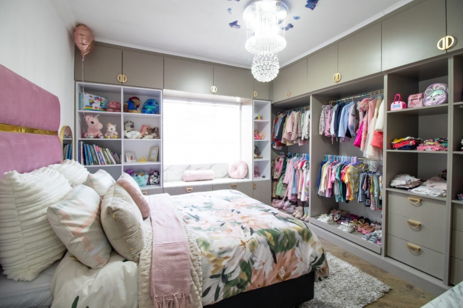 6 Bedroom Property for Sale in Croydon Gauteng