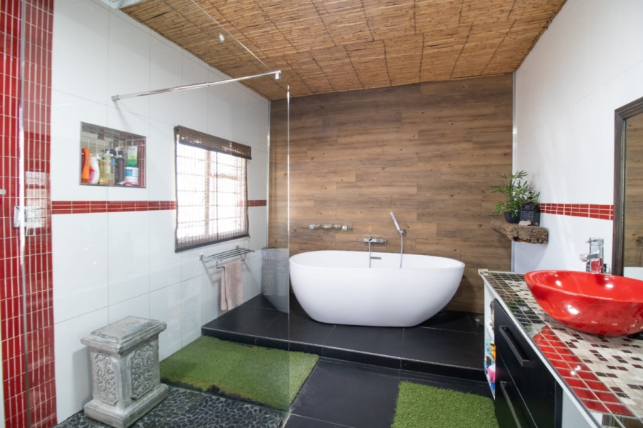 6 Bedroom Property for Sale in Croydon Gauteng