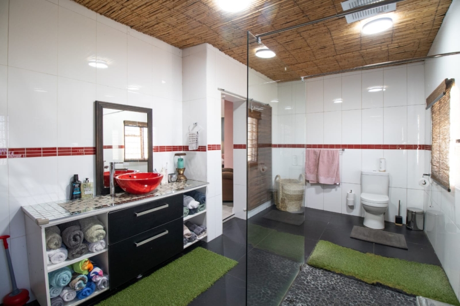 6 Bedroom Property for Sale in Croydon Gauteng