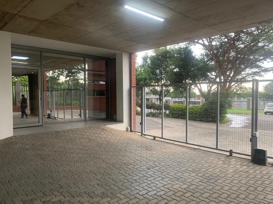 To Let commercial Property for Rent in Midridge Park Gauteng