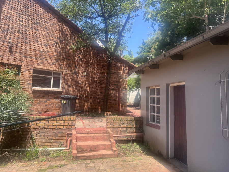 To Let 4 Bedroom Property for Rent in Waterkloof Gauteng