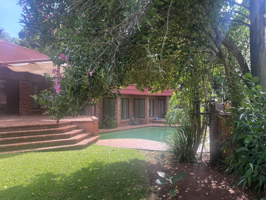 To Let 4 Bedroom Property for Rent in Waterkloof Gauteng