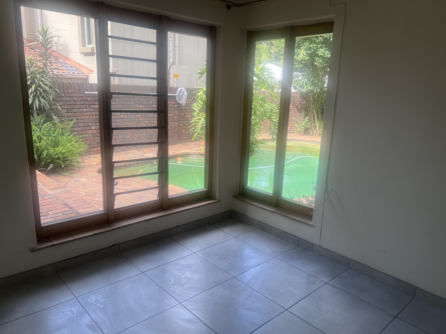 To Let 4 Bedroom Property for Rent in Waterkloof Gauteng