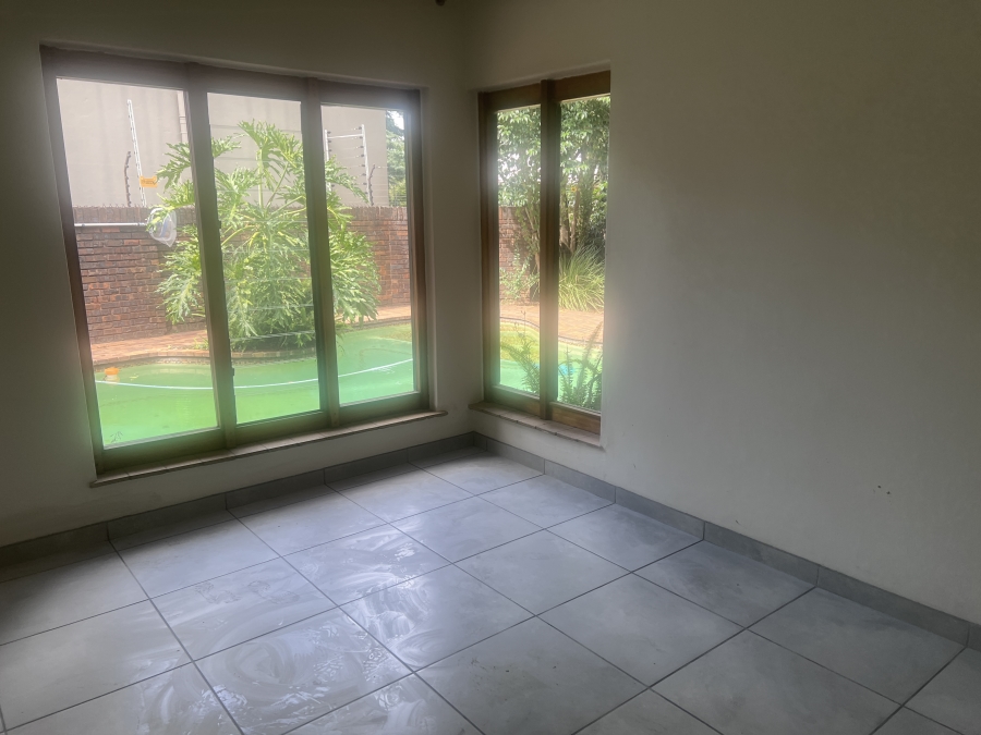 To Let 4 Bedroom Property for Rent in Waterkloof Gauteng