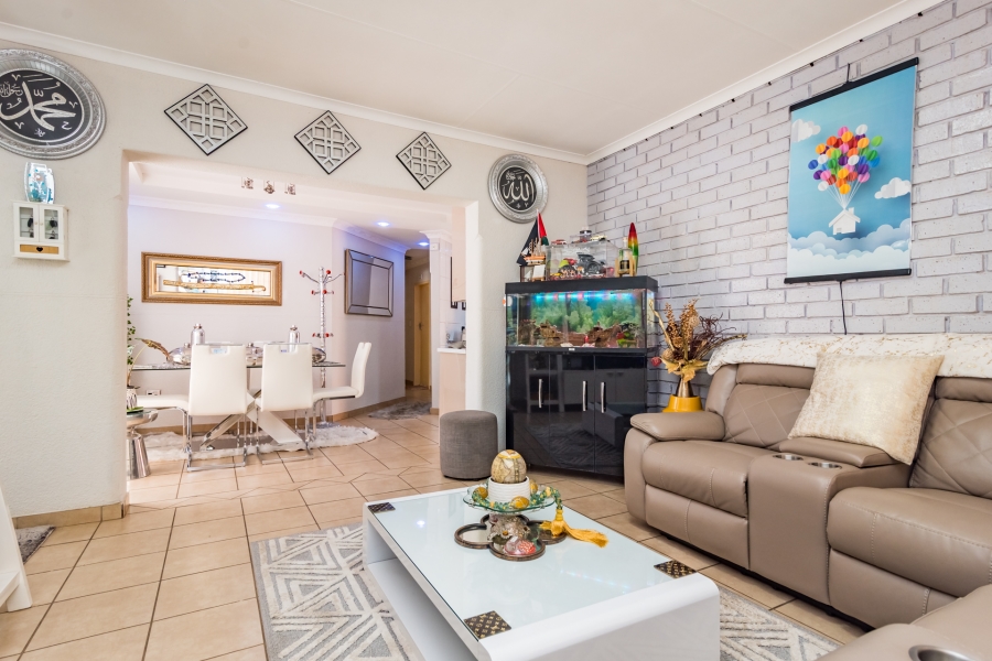 3 Bedroom Property for Sale in Helikonpark Gauteng