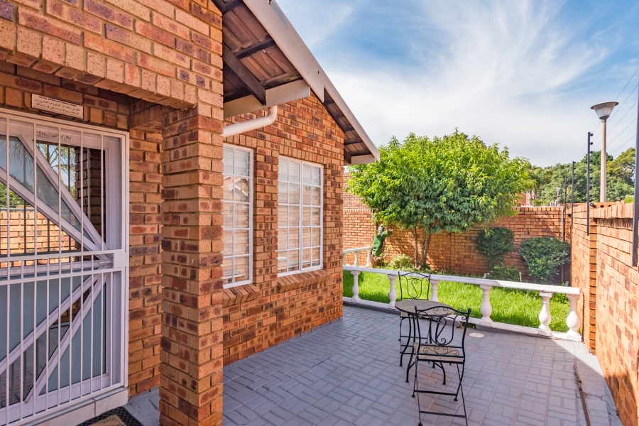 3 Bedroom Property for Sale in Helikonpark Gauteng