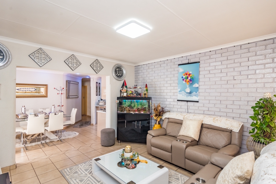 3 Bedroom Property for Sale in Helikonpark Gauteng