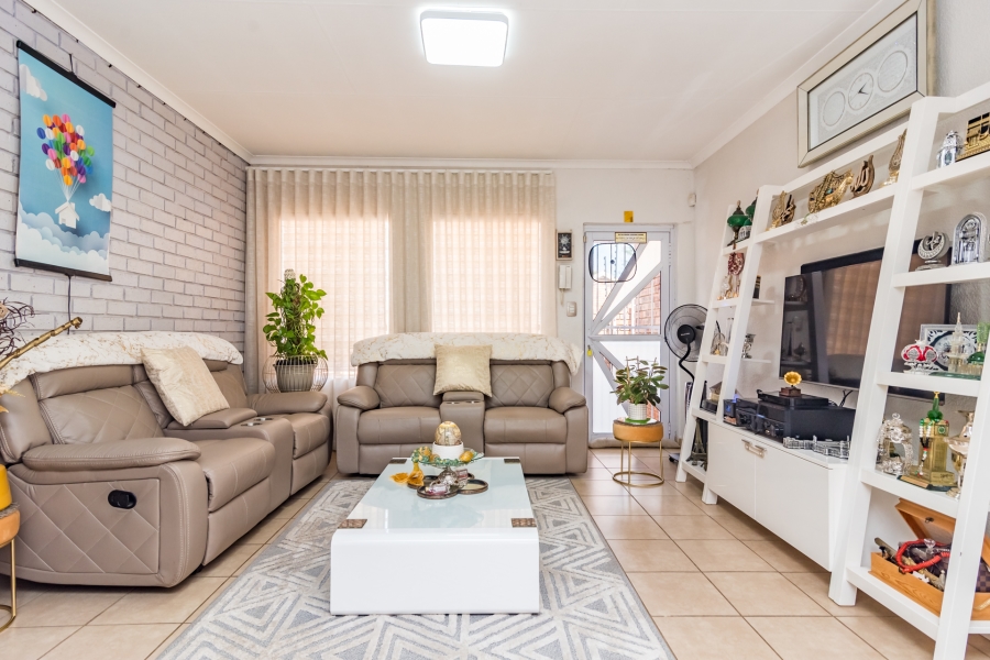 3 Bedroom Property for Sale in Helikonpark Gauteng