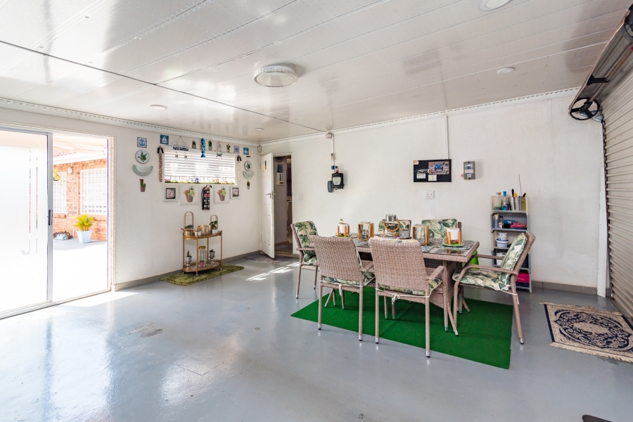 3 Bedroom Property for Sale in Helikonpark Gauteng