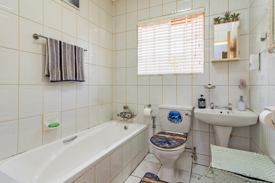 3 Bedroom Property for Sale in Helikonpark Gauteng