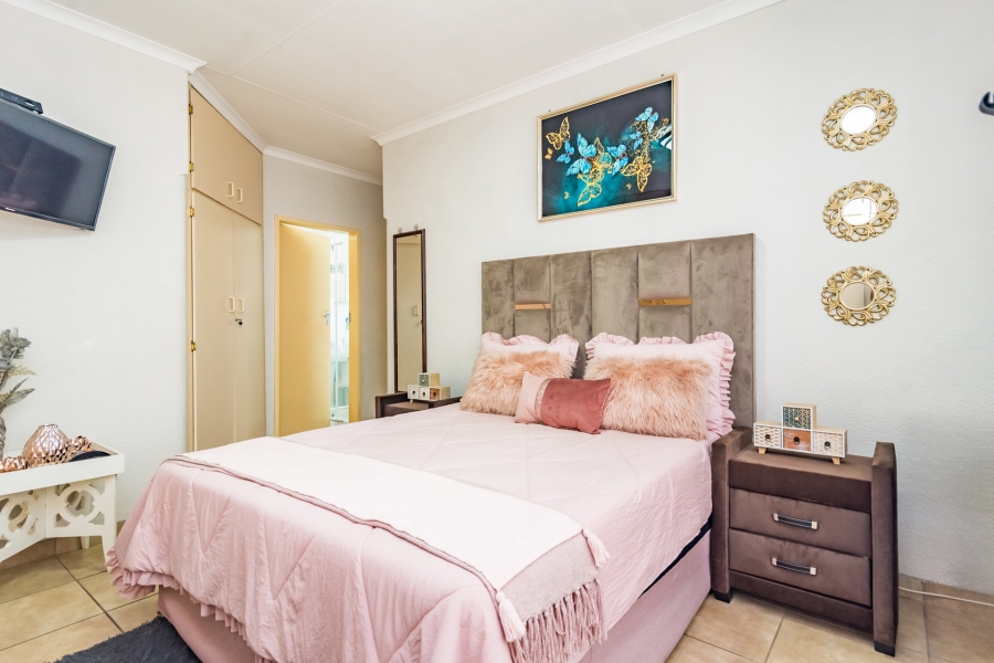 3 Bedroom Property for Sale in Helikonpark Gauteng