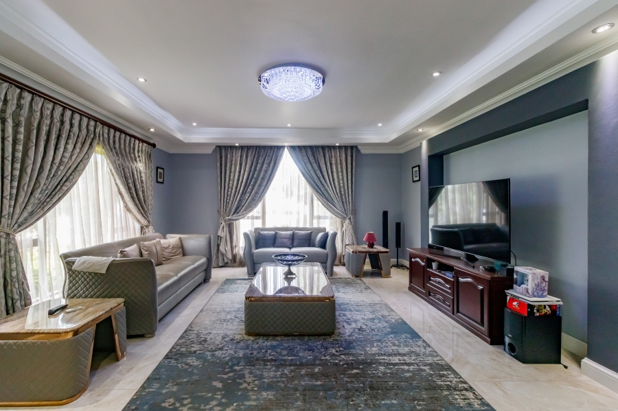 7 Bedroom Property for Sale in Midstream Hill Gauteng