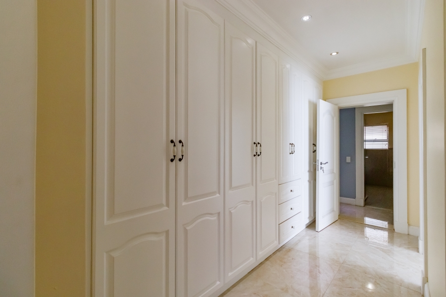 7 Bedroom Property for Sale in Midstream Hill Gauteng