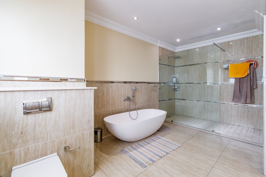 7 Bedroom Property for Sale in Midstream Hill Gauteng