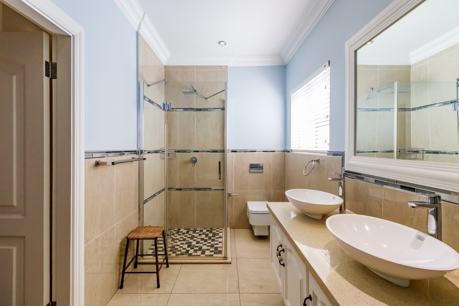 7 Bedroom Property for Sale in Midstream Hill Gauteng