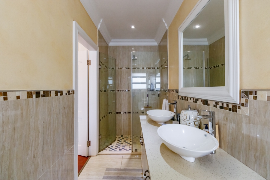 7 Bedroom Property for Sale in Midstream Hill Gauteng