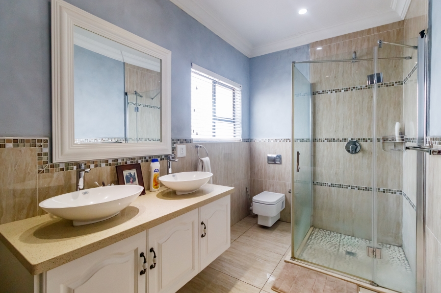 7 Bedroom Property for Sale in Midstream Hill Gauteng