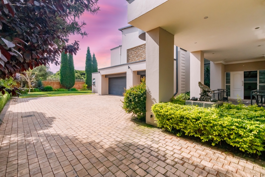 7 Bedroom Property for Sale in Midstream Hill Gauteng