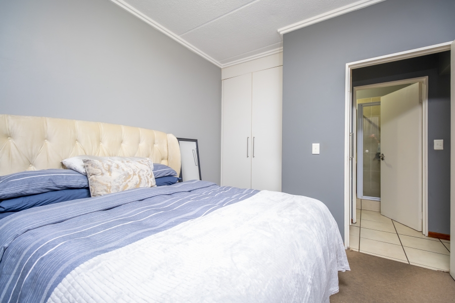 1 Bedroom Property for Sale in Lonehill Gauteng