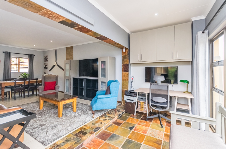 2 Bedroom Property for Sale in Mooikloof Ridge Gauteng