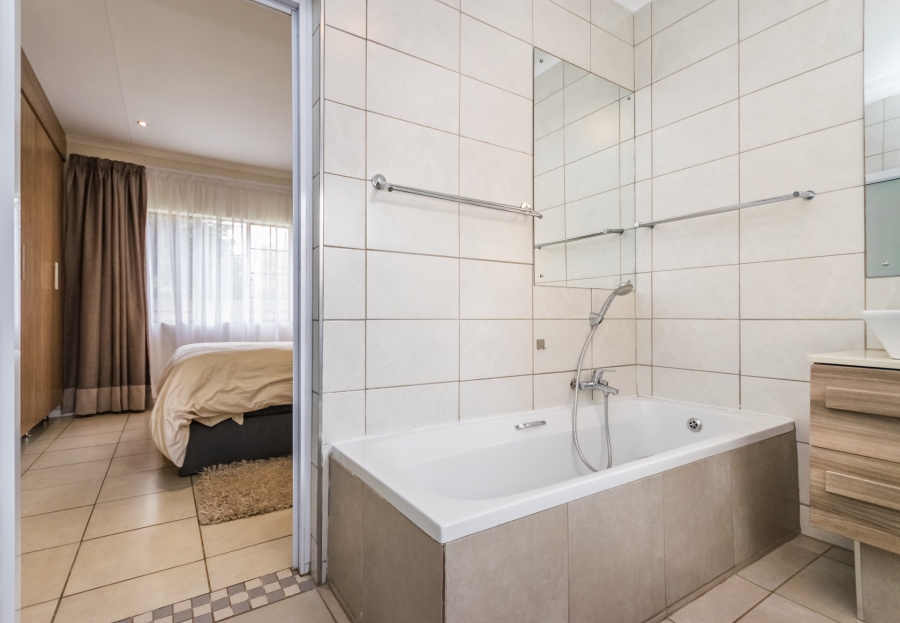 2 Bedroom Property for Sale in Mooikloof Ridge Gauteng