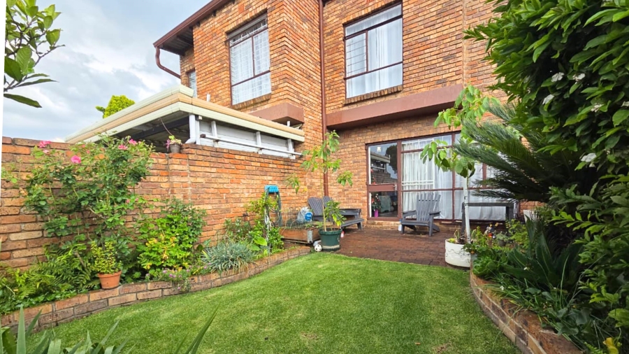 2 Bedroom Property for Sale in Freeway Park Gauteng