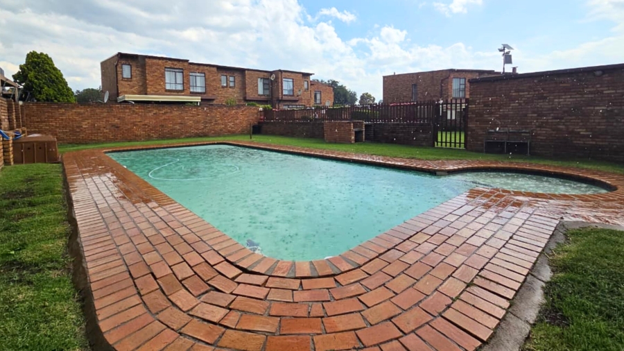 2 Bedroom Property for Sale in Freeway Park Gauteng