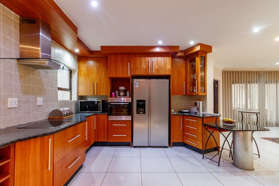 5 Bedroom Property for Sale in Carlswald Estate Gauteng